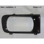 Right headlight surround (radiator grill)
