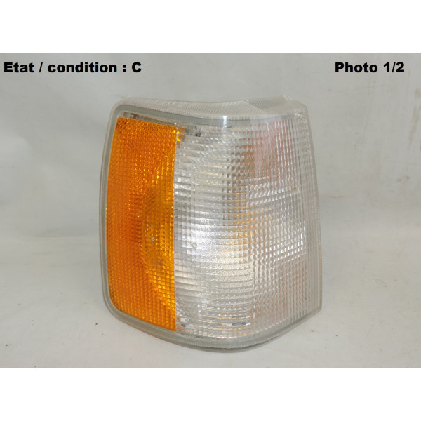 Right front light TYC 18-5253R