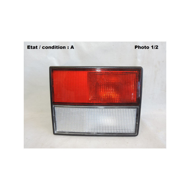 Feu arrière gauche de coffre AXO