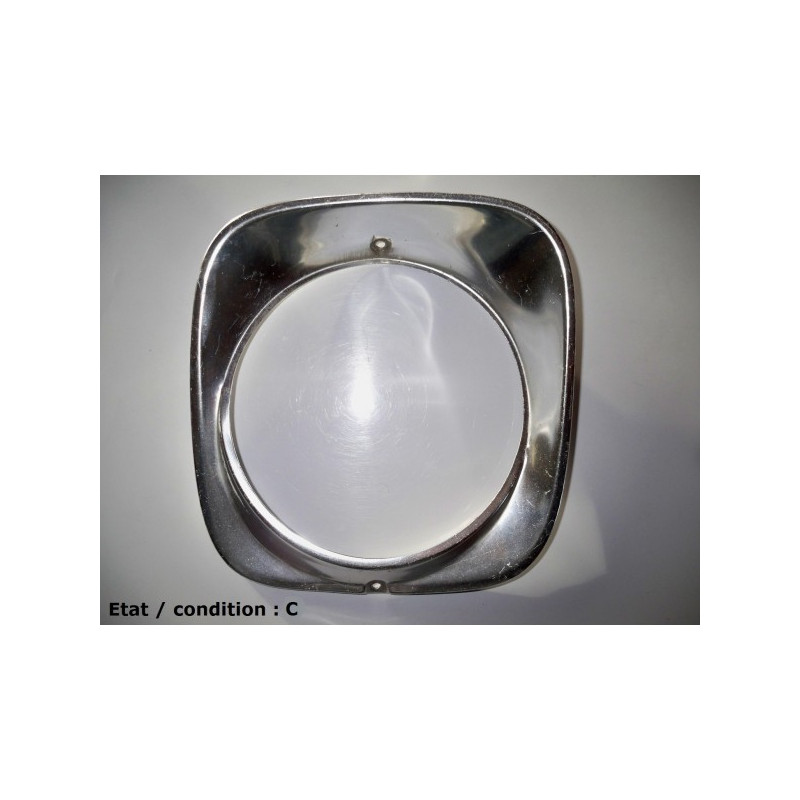 Right headlight surround