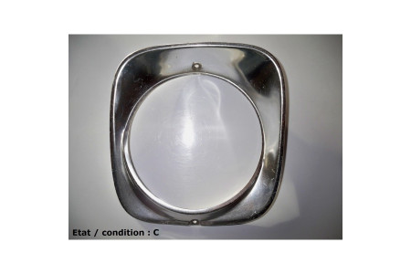 Right headlight surround