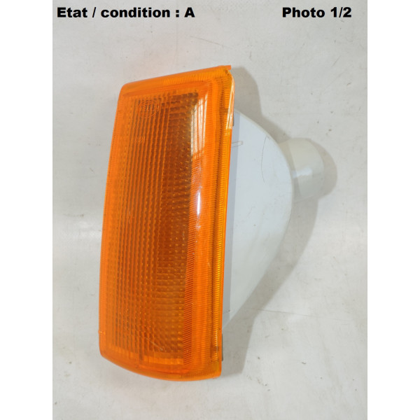 Feu clignotant avant droit HELLA 2BA960055-041