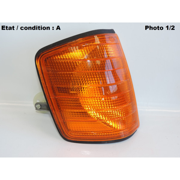 Feu clignotant droit HELLA 9EL127688-001