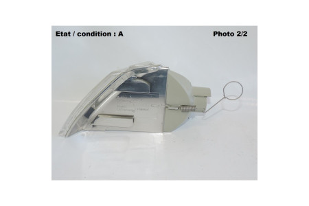 Feu clignotant avant droit HELLA 9BG142248-021
