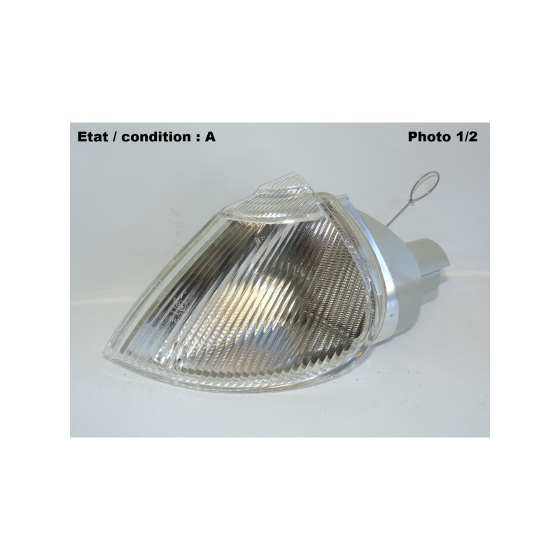 Feu clignotant avant gauche HELLA 9BG142247-021