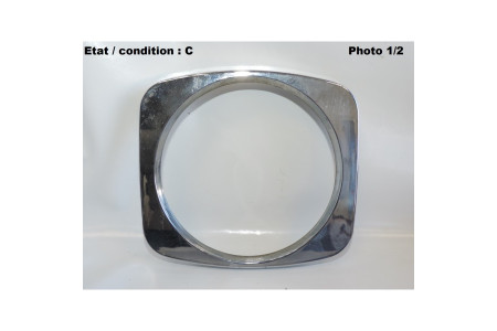 Enjoliveur phare (plastique)