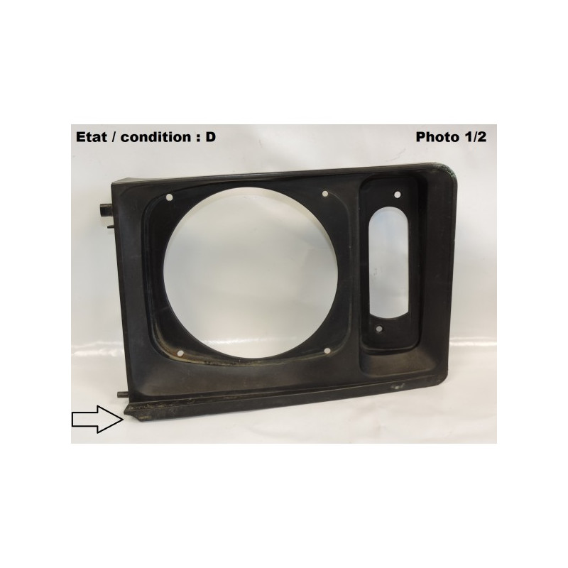 Left headlight surround (radiator grill)