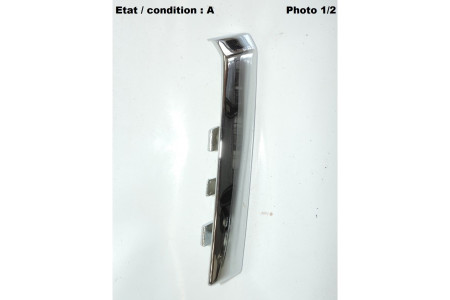 Left headlight surround