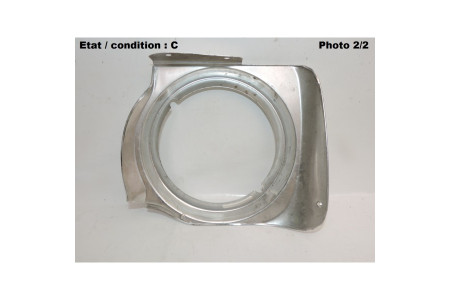 Right headlight surround (radiator grill)