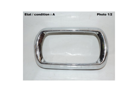Right headlight surround (plastic)