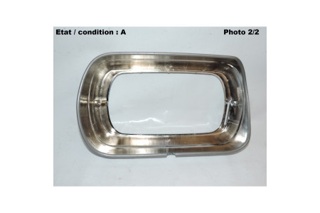 Right headlight surround (plastic)