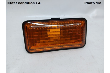 VW Golf, Vento (91-95) - Feu répétiteur de clignotant HELLA 9EL144431-001