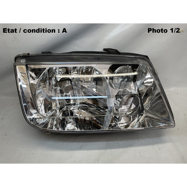 VOLKSWAGEN Bora (98-05) - Right headlight HELLA 1EH963560-72 (w/o FL)