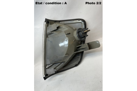MERCEDES W124 - Right front light indicator HELLA 2BA 004693-041
