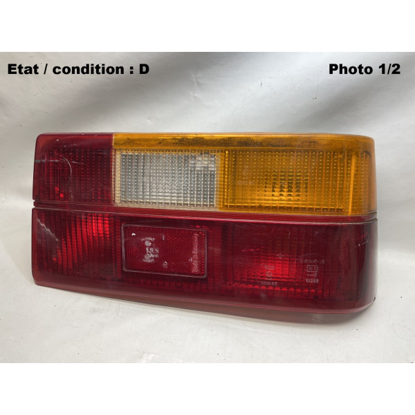 RENAULT R18 berline - Feu arrière droit HELLA 9EL121362-001