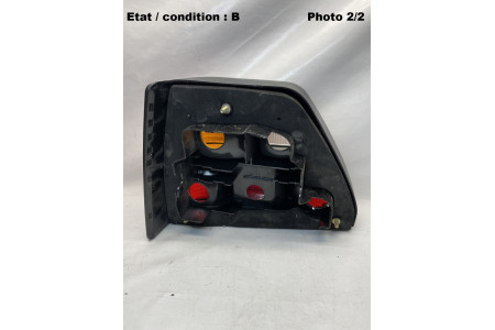 VOLKSWAGEN Golf (83-92) - Feu arrière droit HELLA 9EL127010-031 (avec AB)