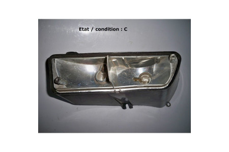 Left front light indicator bulb holder