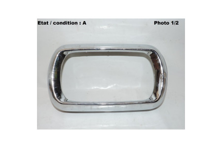 Left headlight surround (plastic)