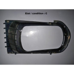 Enjoliveur phare droit calandre