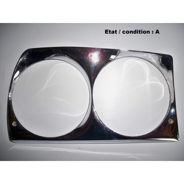 Right headlight surround (radiator grill)