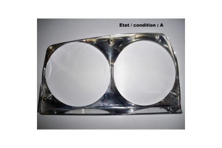 Right headlight surround (radiator grill)