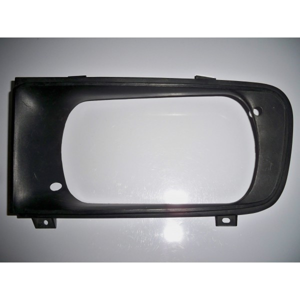 Left headlight surround SEIMA
