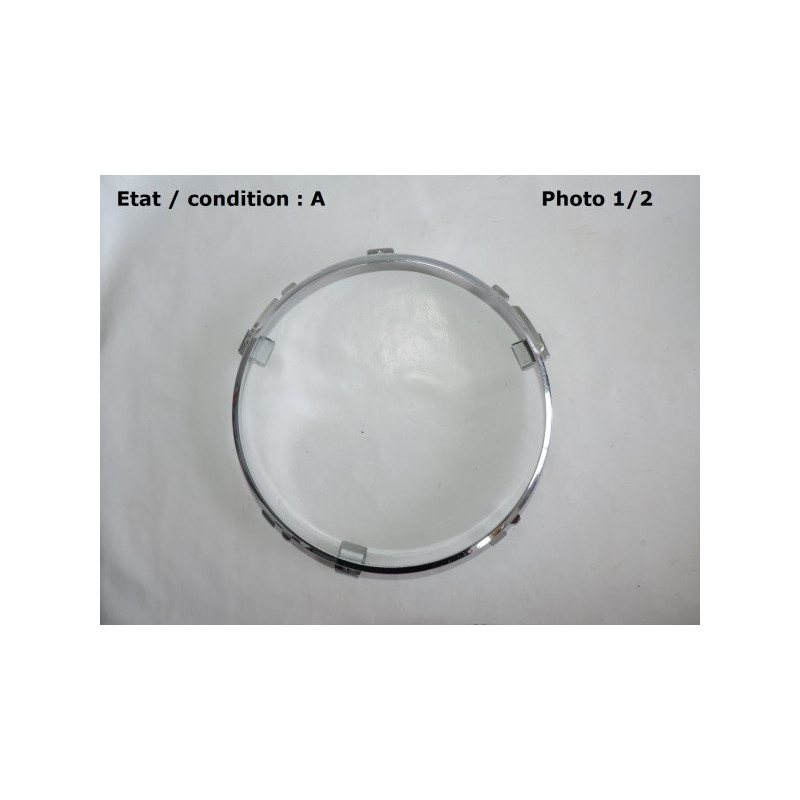 Enjoliveur intermédiaire chromé phare LUCAS L1065