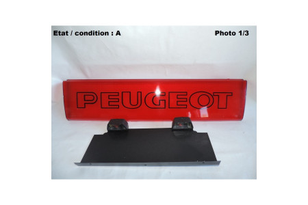 Red decorative plate "305"