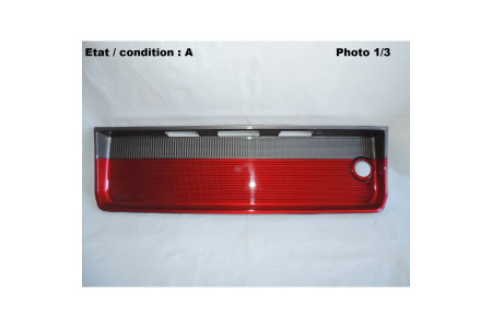 Red decorative plate "Visa II"